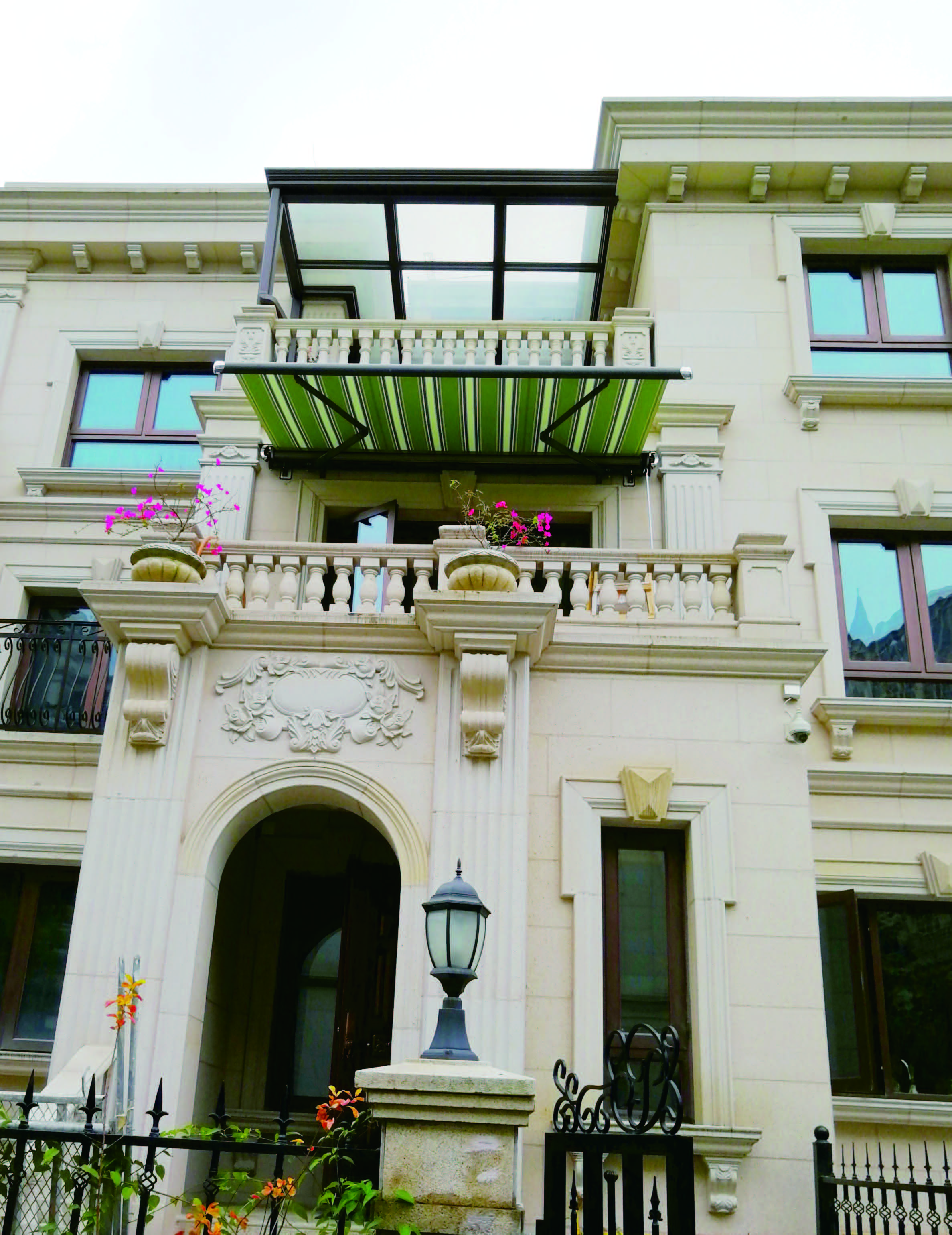 S-1700半盒式智能遮阳篷案例